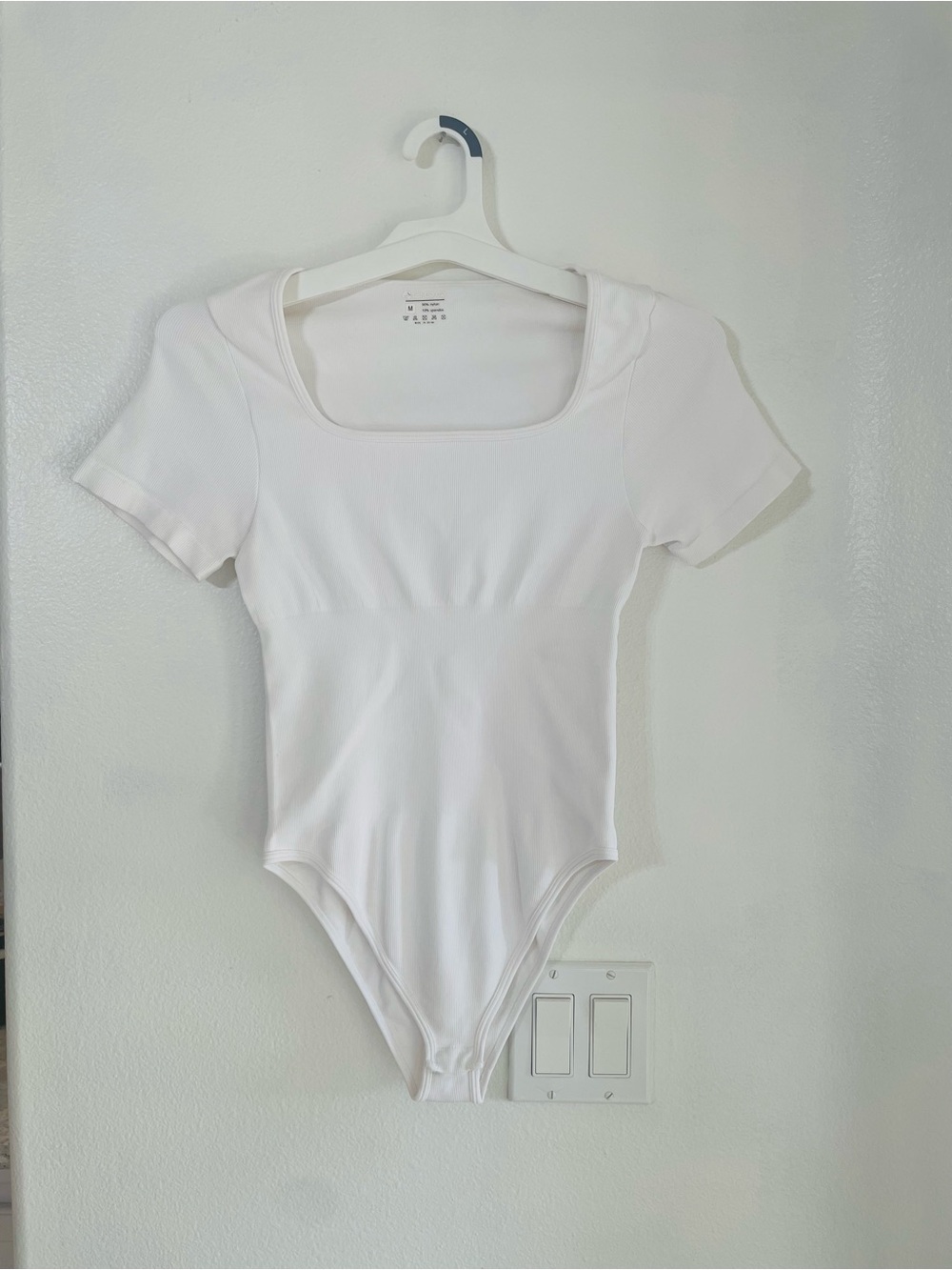 OQQ White Short Sleeve Square Neck Shaping Bodysuit Size M - Picture 2 of 4